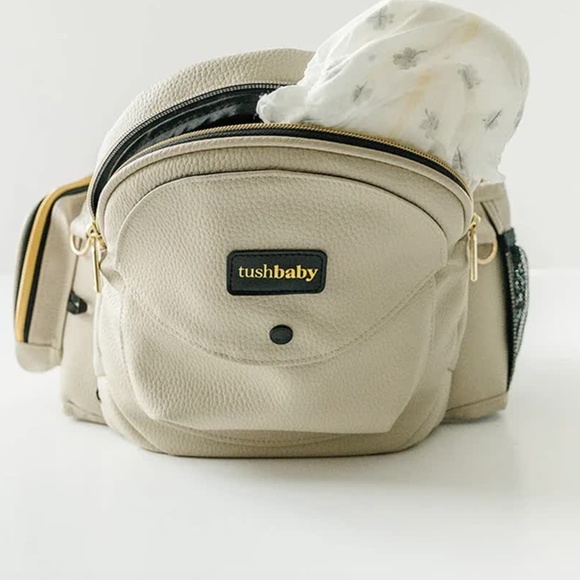 Tushbaby Hip Carrier in Cream - Picture 2 of 7